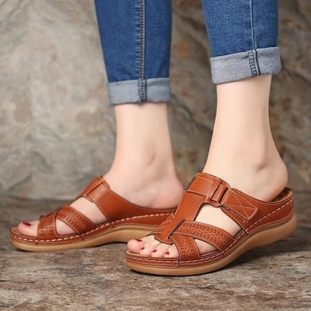 Sandali neri in pelle vegana da donna con zeppa 4 cm Call It Spring Emmaa Sandali neri in pelle vegana da donna con zeppa 4 cm Call It Spring Emmaa